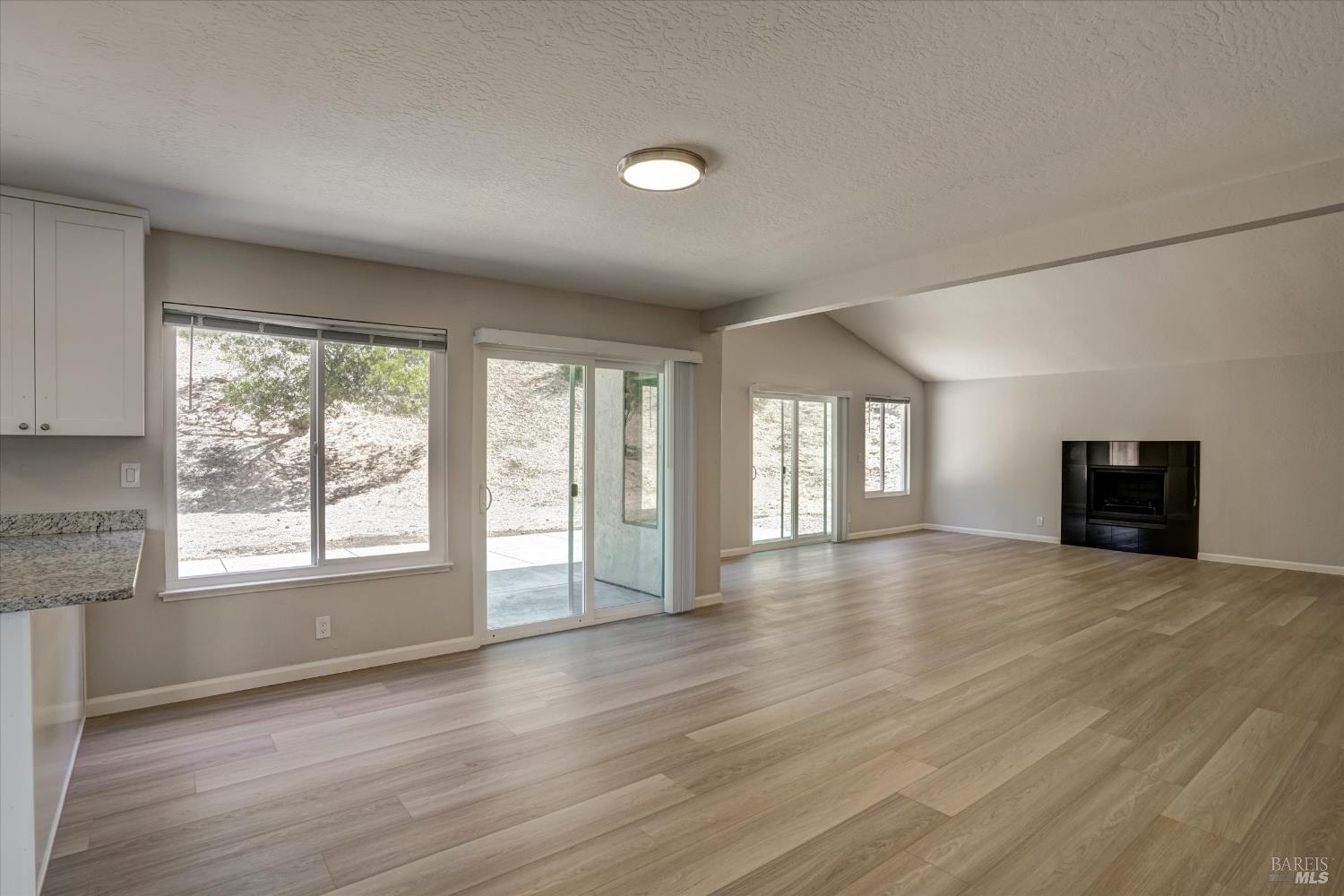 Detail Gallery Image 16 of 40 For 124 Evergreen Way, Vallejo,  CA 94591 - 4 Beds | 2/1 Baths