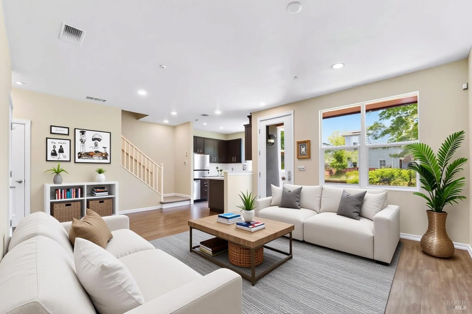 Detail Gallery Image 3 of 7 For 434 Blythewood Pl, Santa Rosa,  CA 95407 - 4 Beds | 2/1 Baths