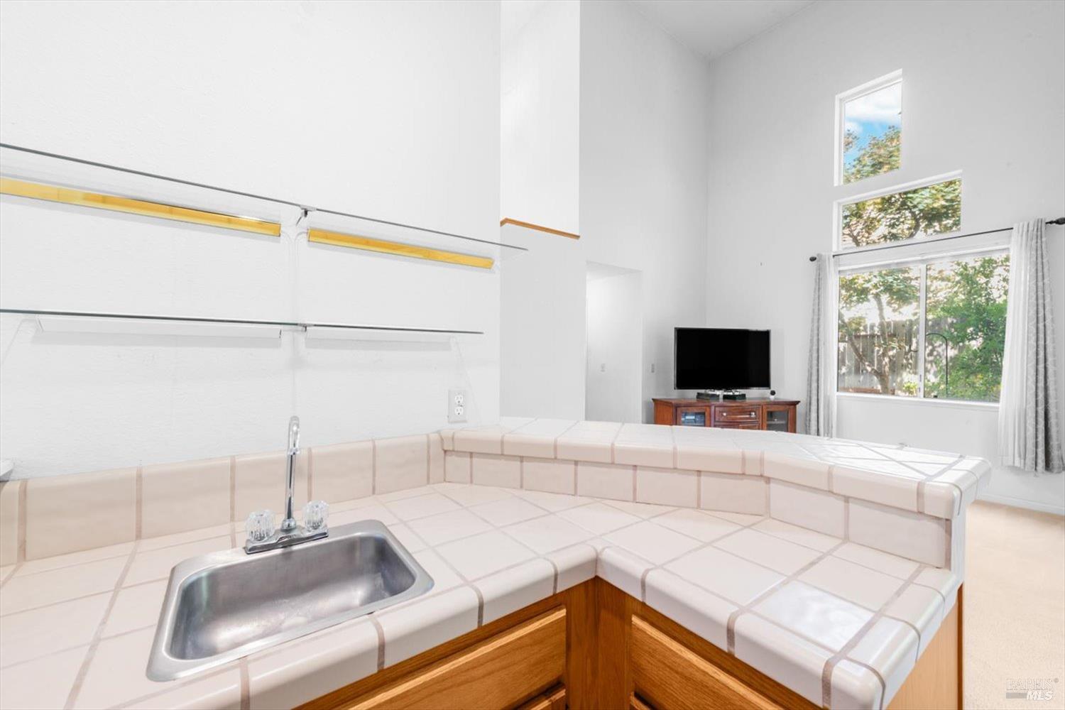 Detail Gallery Image 11 of 82 For 2136 Lakewood Dr, Fairfield,  CA 94534 - 4 Beds | 2/1 Baths