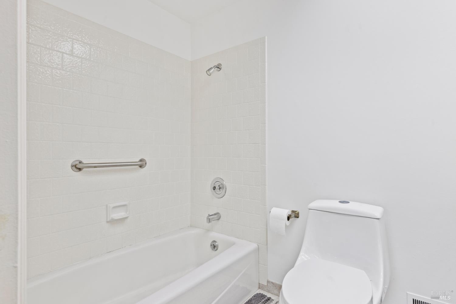 Detail Gallery Image 32 of 48 For 8819 Hood Mountain Way, Santa Rosa,  CA 95409 - 3 Beds | 2 Baths