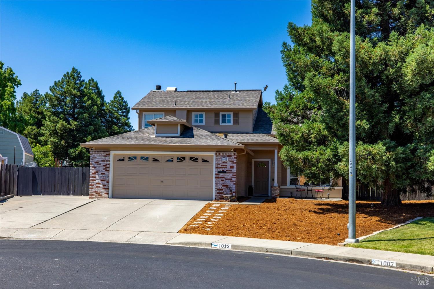 Detail Gallery Image 1 of 78 For 1013 Flint Ct, Vacaville,  CA 95687 - 4 Beds | 3 Baths
