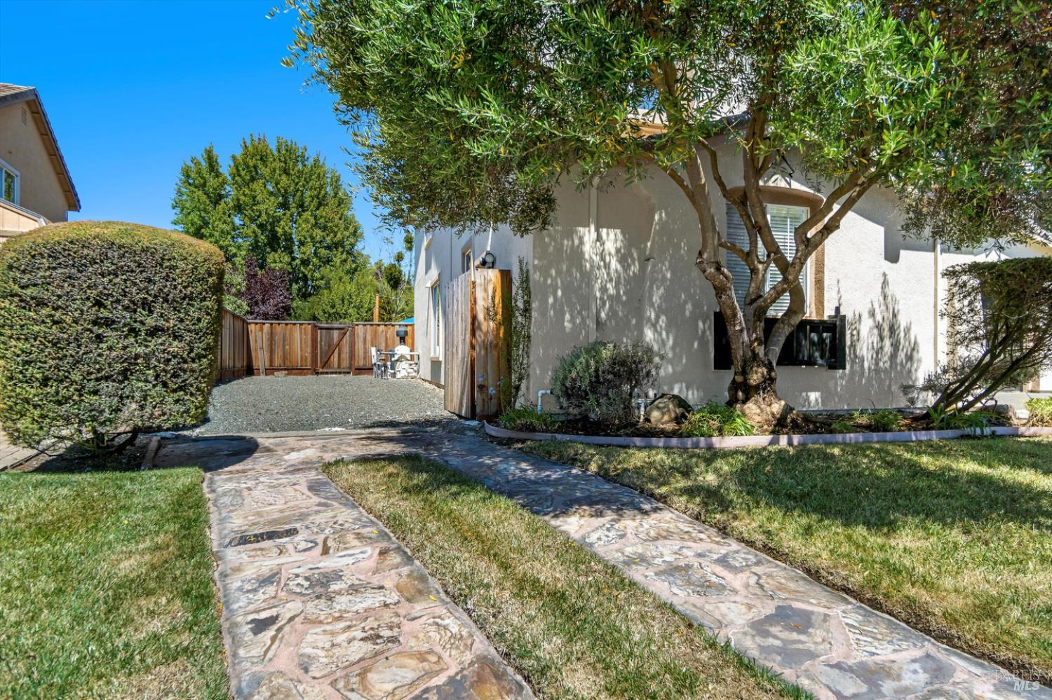 Detail Gallery Image 42 of 55 For 1451 Golf Course Dr, Windsor,  CA 95492 - 4 Beds | 2/1 Baths