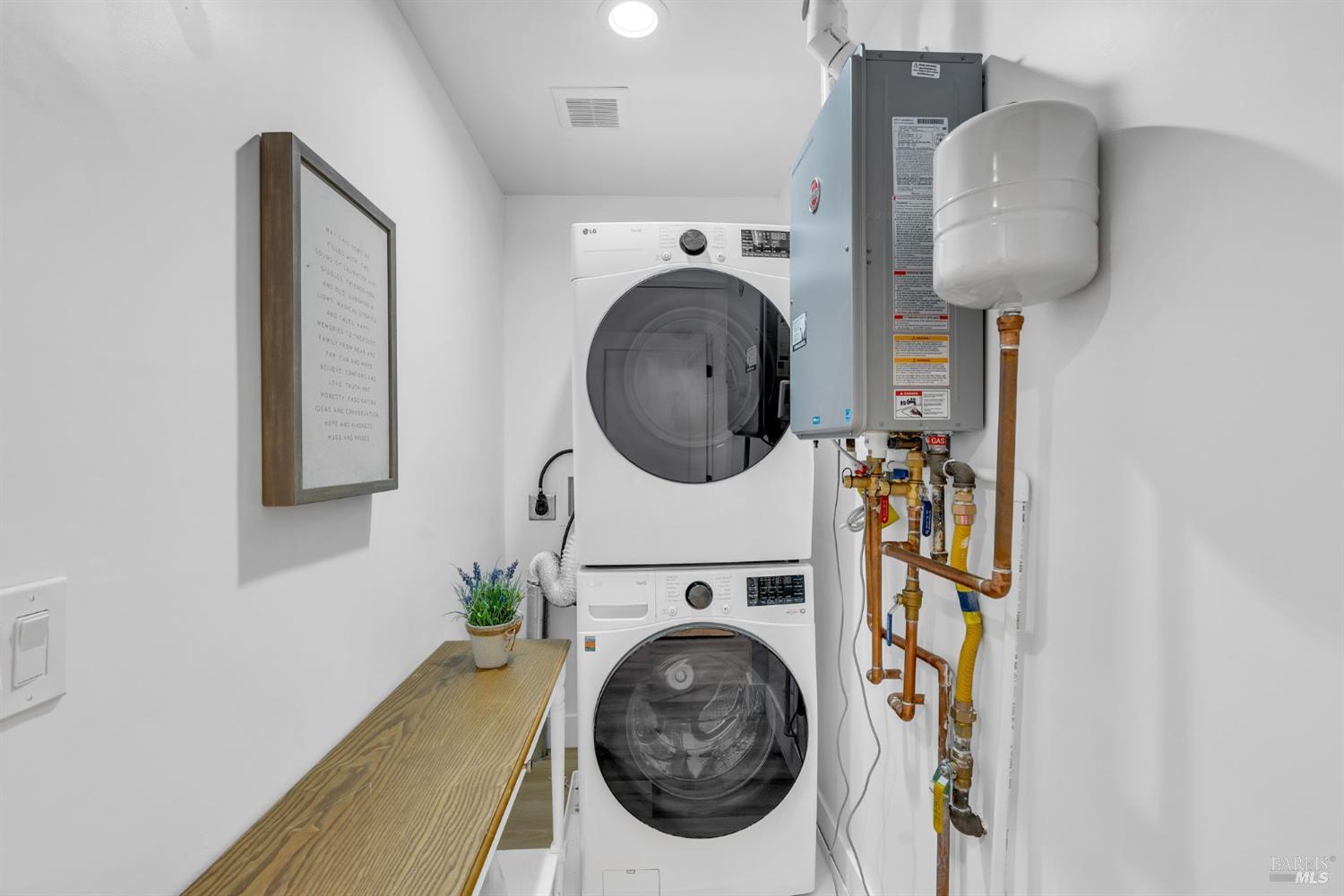 Detail Gallery Image 20 of 25 For 1594 Laurel St, Napa,  CA 94559 - 2 Beds | 2 Baths