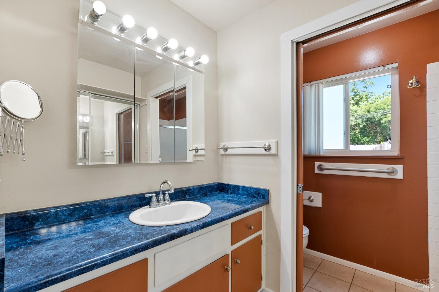 Detail Gallery Image 36 of 56 For 2004 S Terrace Dr, Napa,  CA 94559 - 3 Beds | 2 Baths