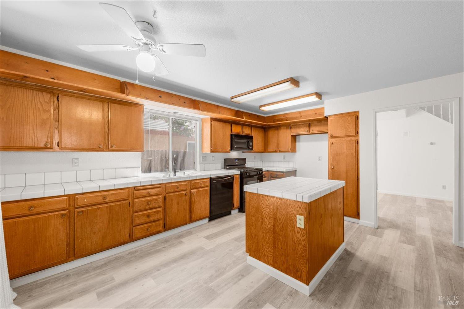 Detail Gallery Image 20 of 49 For 243 Colby Dr, Vacaville,  CA 95687 - 3 Beds | 2/1 Baths
