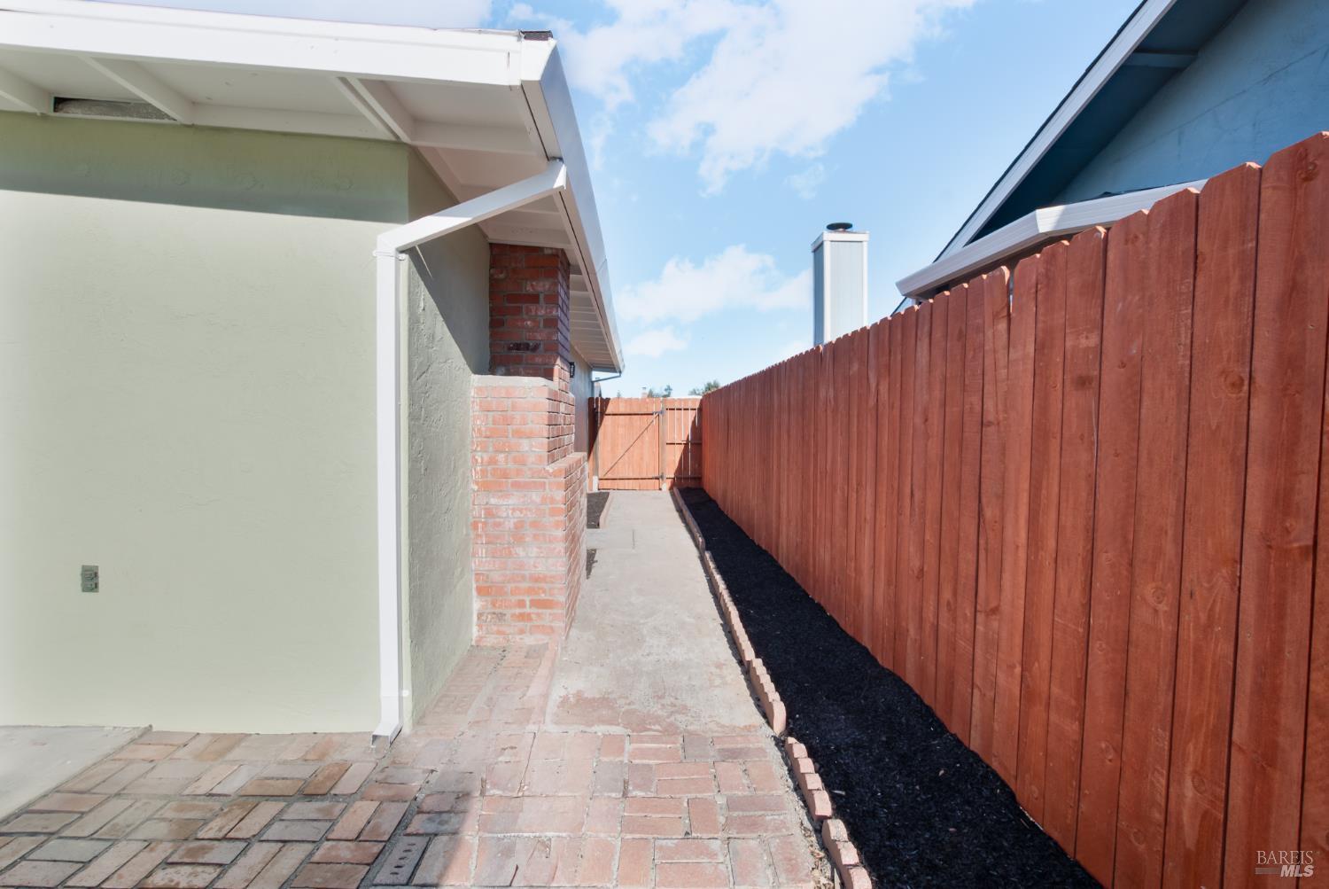 Detail Gallery Image 24 of 26 For 2302 Santa Rosa Dr, Fairfield,  CA 94533 - 3 Beds | 2 Baths
