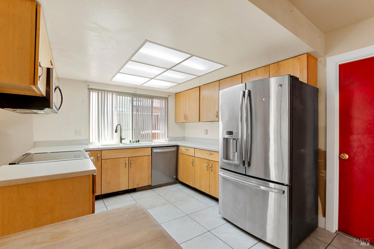 Detail Gallery Image 10 of 56 For 2004 S Terrace Dr, Napa,  CA 94559 - 3 Beds | 2 Baths