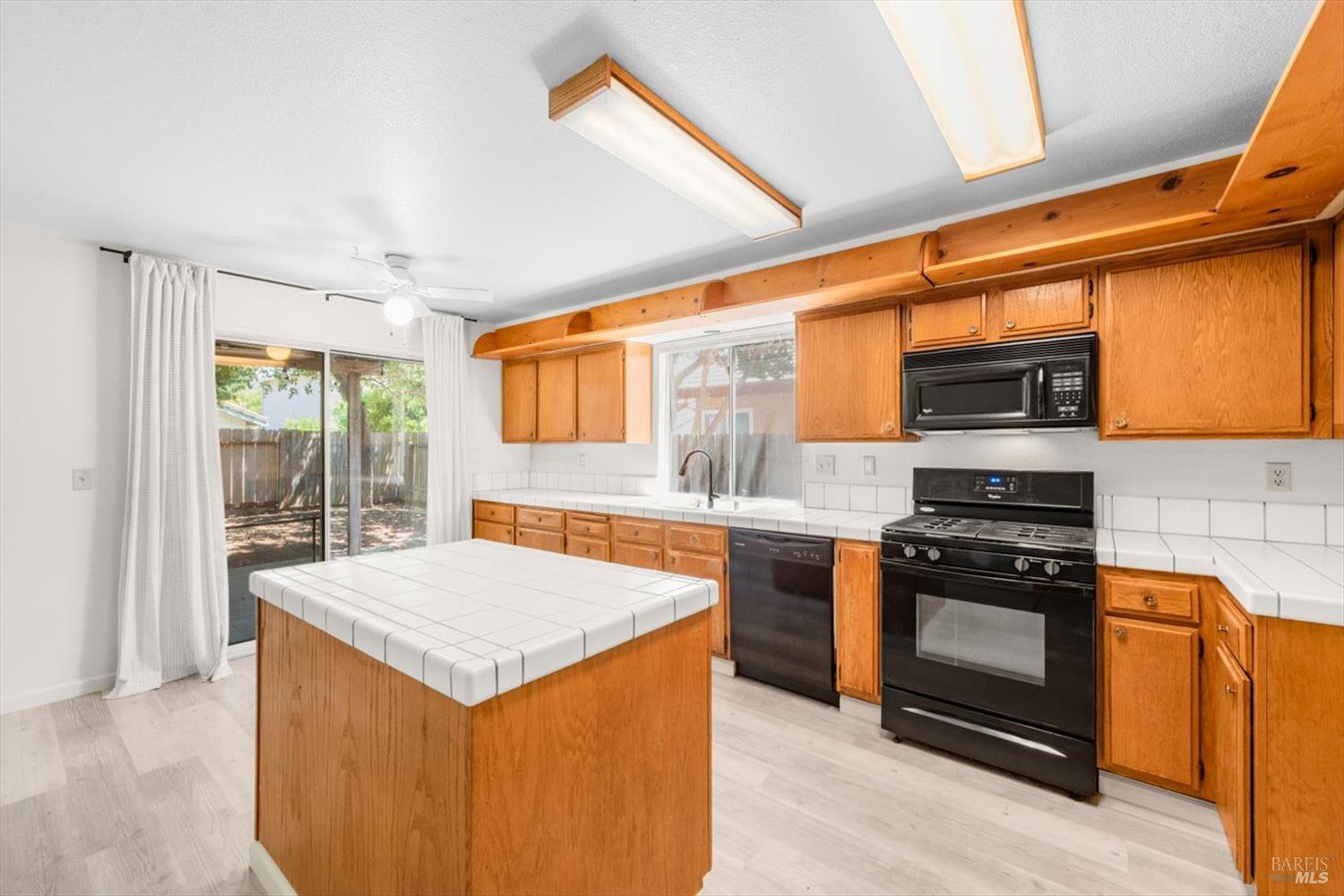 Detail Gallery Image 23 of 49 For 243 Colby Dr, Vacaville,  CA 95687 - 3 Beds | 2/1 Baths