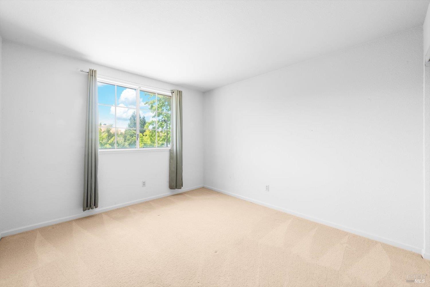 Detail Gallery Image 33 of 82 For 2136 Lakewood Dr, Fairfield,  CA 94534 - 4 Beds | 2/1 Baths