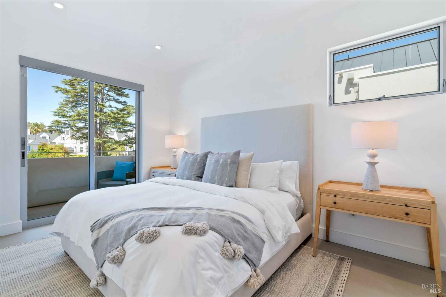 Detail Gallery Image 17 of 35 For 120 Gharkey St, Santa Cruz,  CA 95060 - 5 Beds | 5 Baths