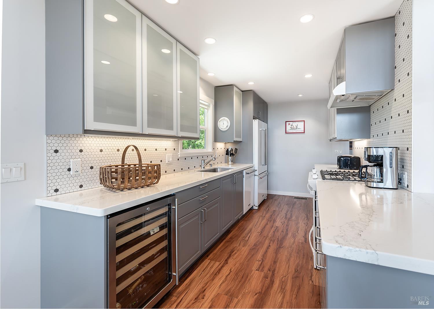 Detail Gallery Image 16 of 54 For 255 Vista View Dr, Cloverdale,  CA 95425 - 2 Beds | 2 Baths