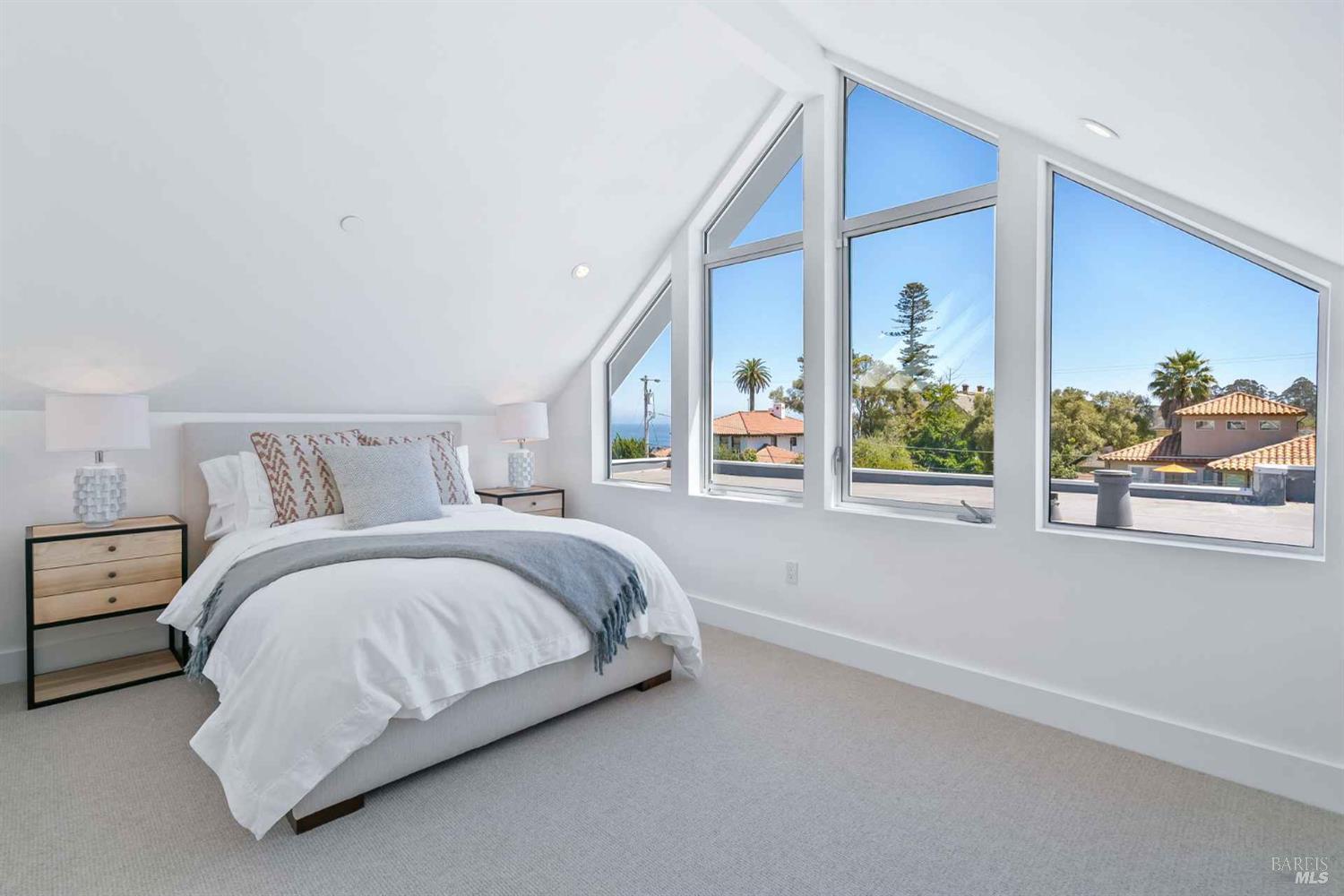 Detail Gallery Image 20 of 35 For 120 Gharkey St, Santa Cruz,  CA 95060 - 5 Beds | 5 Baths