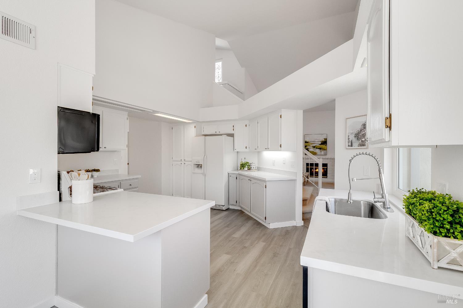 Detail Gallery Image 12 of 54 For 567 Primrose Ln, Benicia,  CA 94510 - 3 Beds | 2 Baths