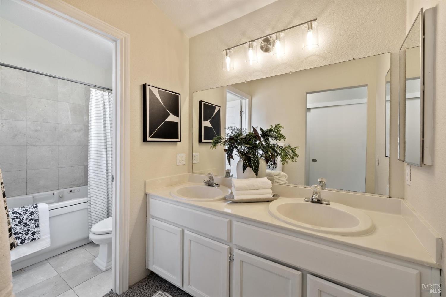 Detail Gallery Image 39 of 78 For 1013 Flint Ct, Vacaville,  CA 95687 - 4 Beds | 3 Baths