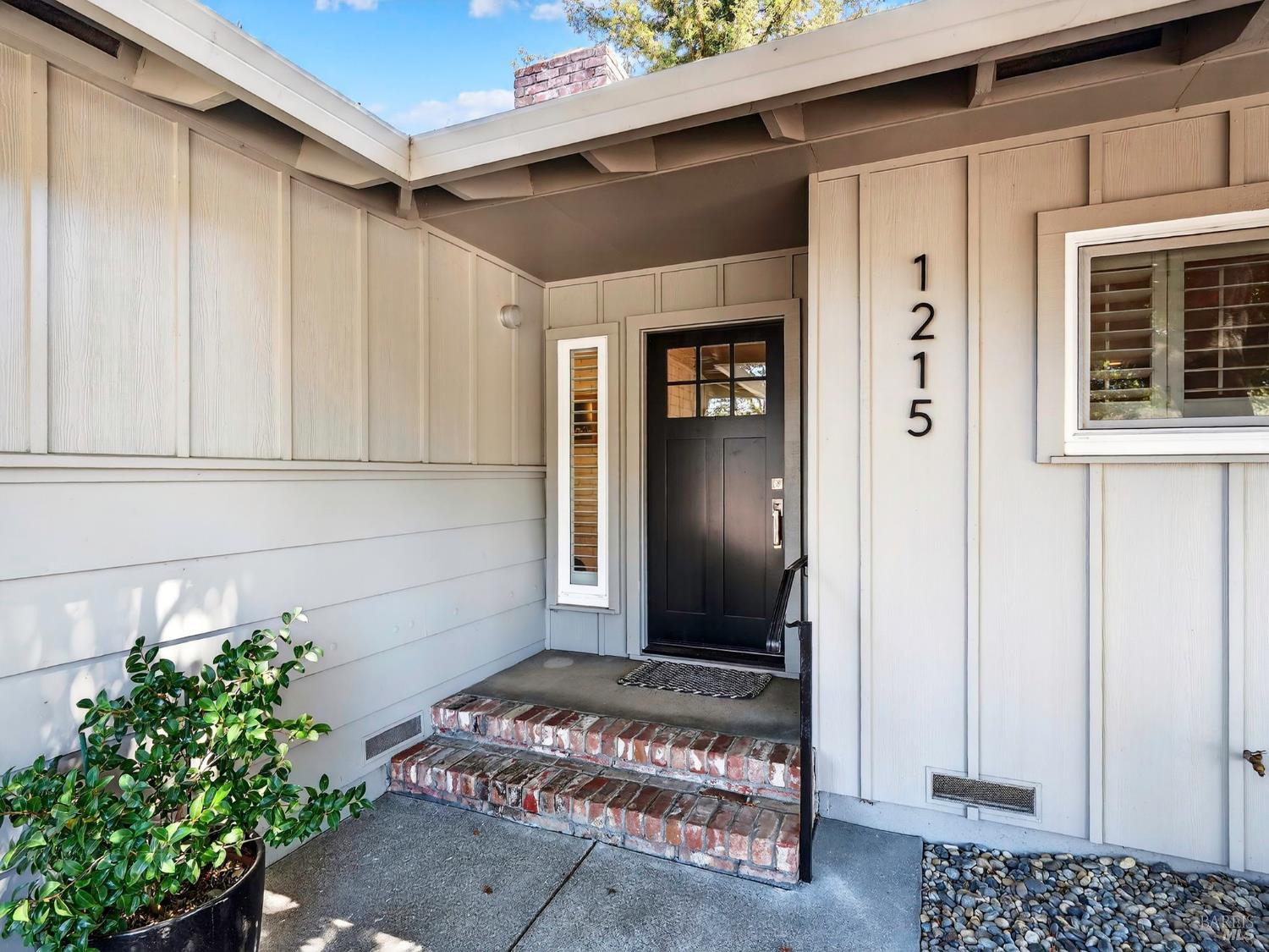 Detail Gallery Image 6 of 50 For 1215 Moss Rock Ct, Santa Rosa,  CA 95404 - 3 Beds | 2 Baths