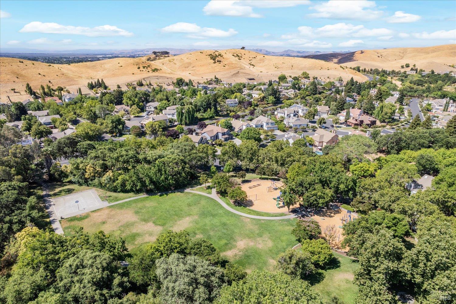Detail Gallery Image 81 of 82 For 2136 Lakewood Dr, Fairfield,  CA 94534 - 4 Beds | 2/1 Baths