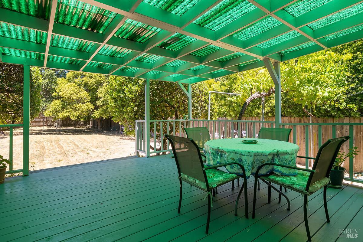 Detail Gallery Image 3 of 15 For 1216 Vallejo Ave, Novato,  CA 94945 - 2 Beds | 1 Baths