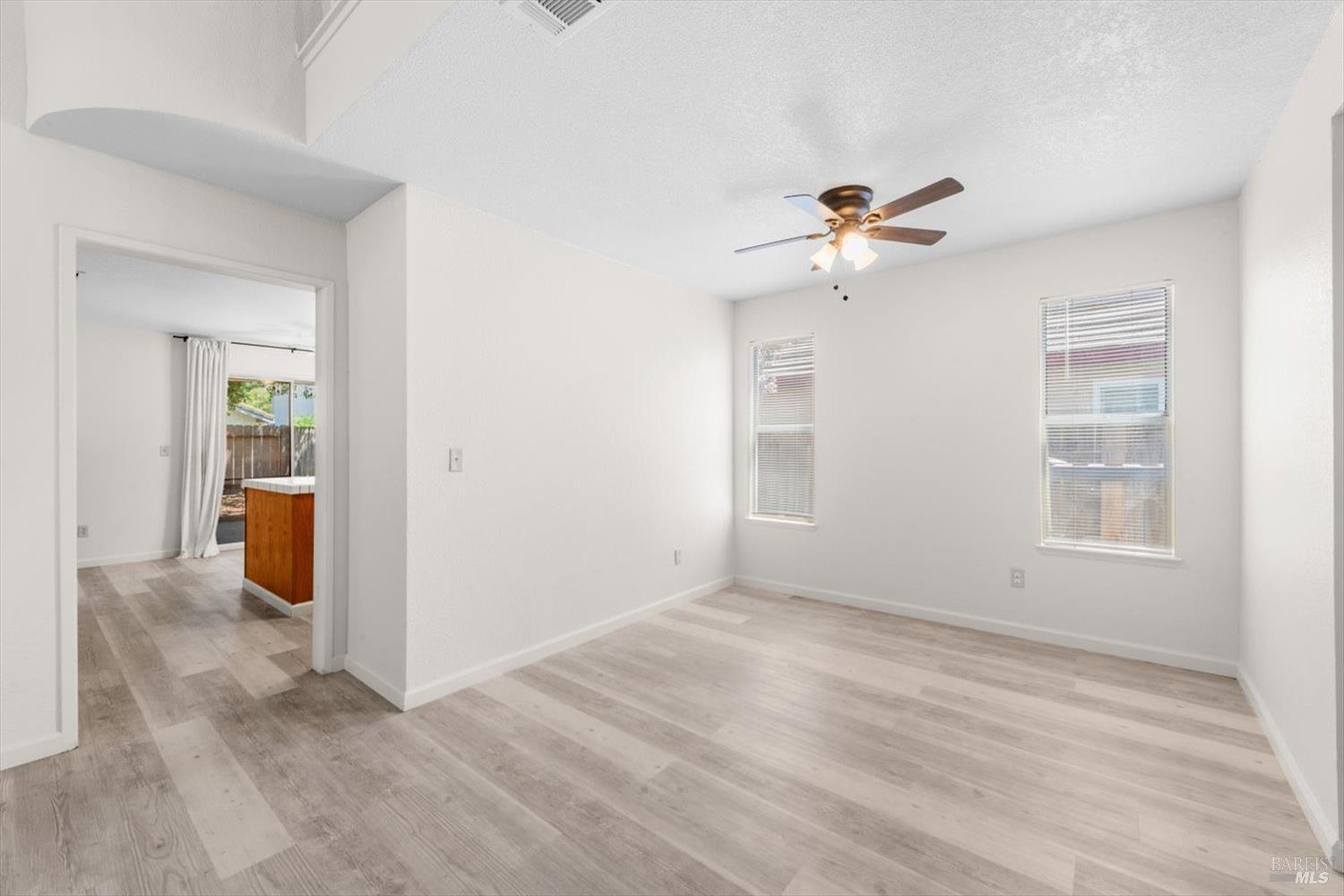 Detail Gallery Image 9 of 49 For 243 Colby Dr, Vacaville,  CA 95687 - 3 Beds | 2/1 Baths