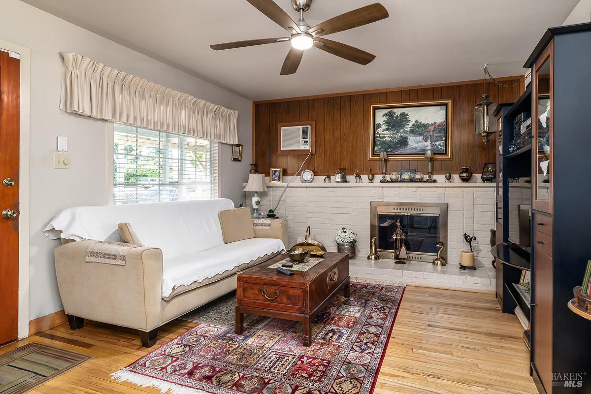Detail Gallery Image 6 of 15 For 1216 Vallejo Ave, Novato,  CA 94945 - 2 Beds | 1 Baths
