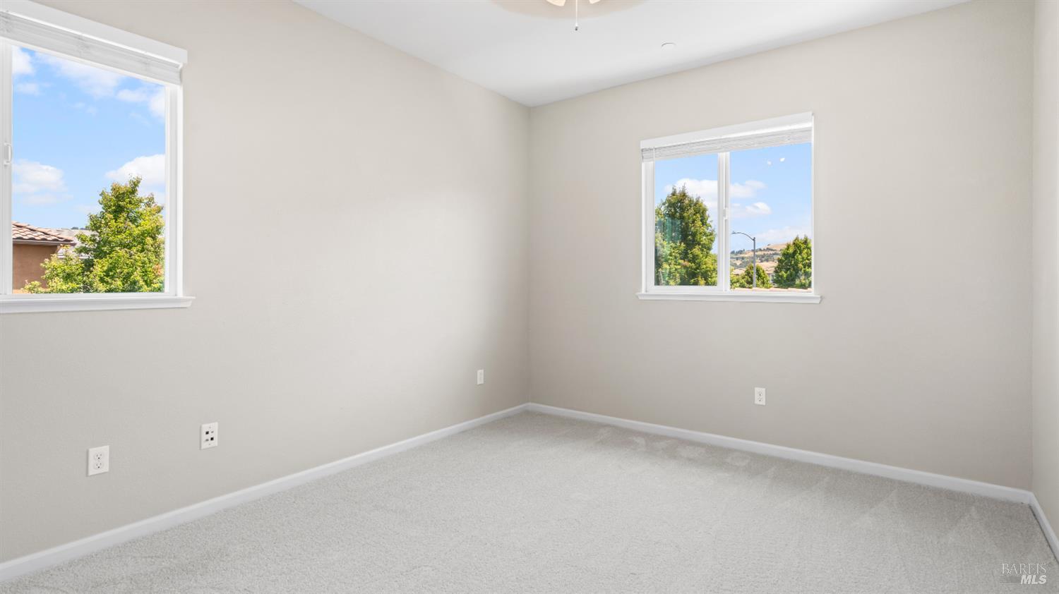 Detail Gallery Image 26 of 42 For 5114 Kolton Pl, Rohnert Park,  CA 94928 - 5 Beds | 2/1 Baths