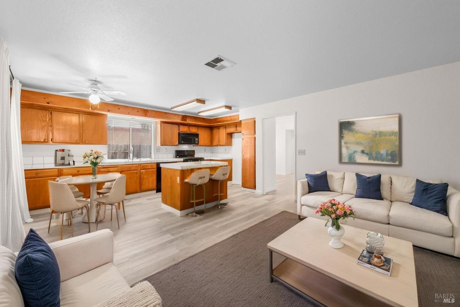 Detail Gallery Image 14 of 49 For 243 Colby Dr, Vacaville,  CA 95687 - 3 Beds | 2/1 Baths
