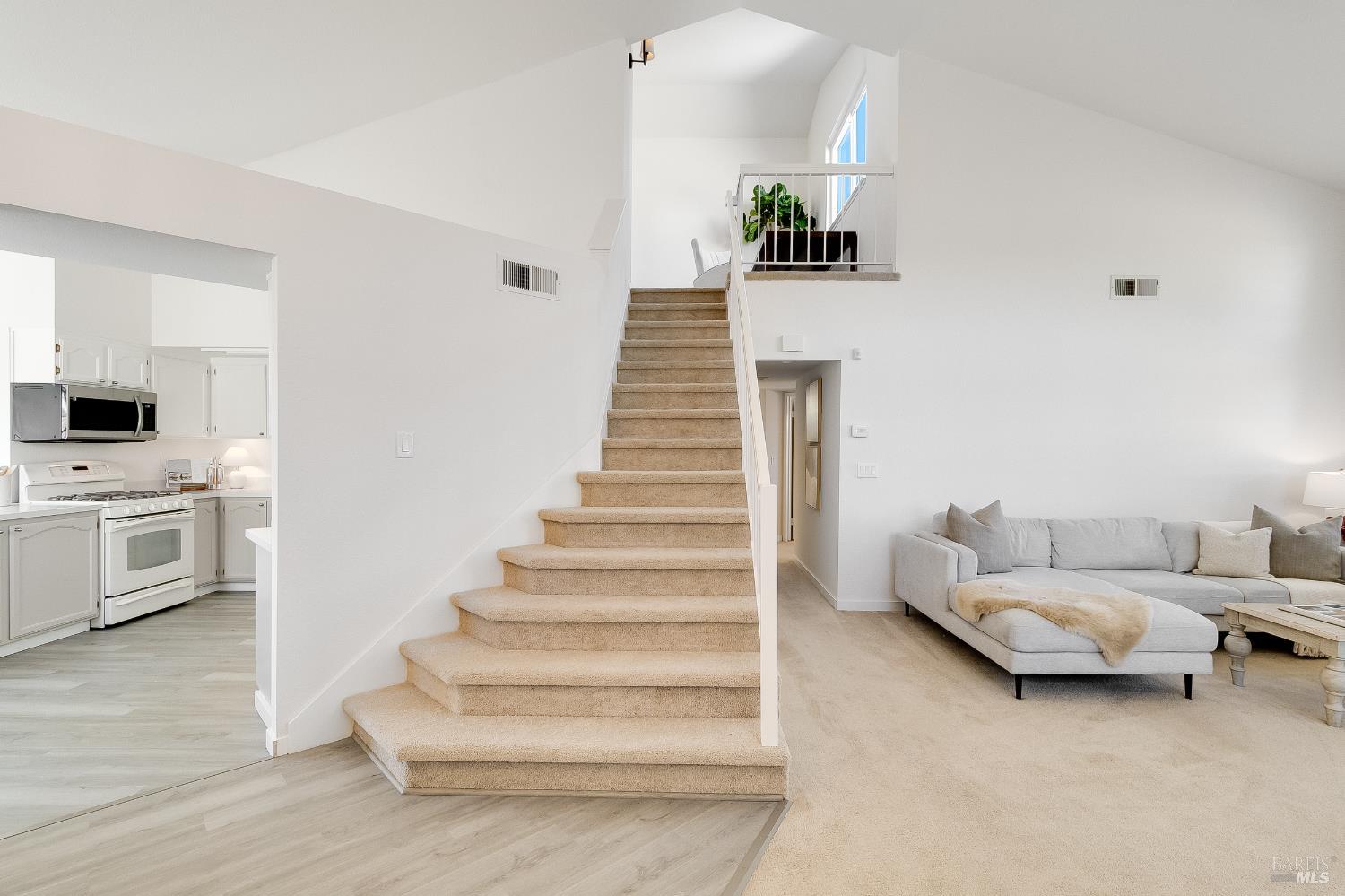 Detail Gallery Image 27 of 54 For 567 Primrose Ln, Benicia,  CA 94510 - 3 Beds | 2 Baths