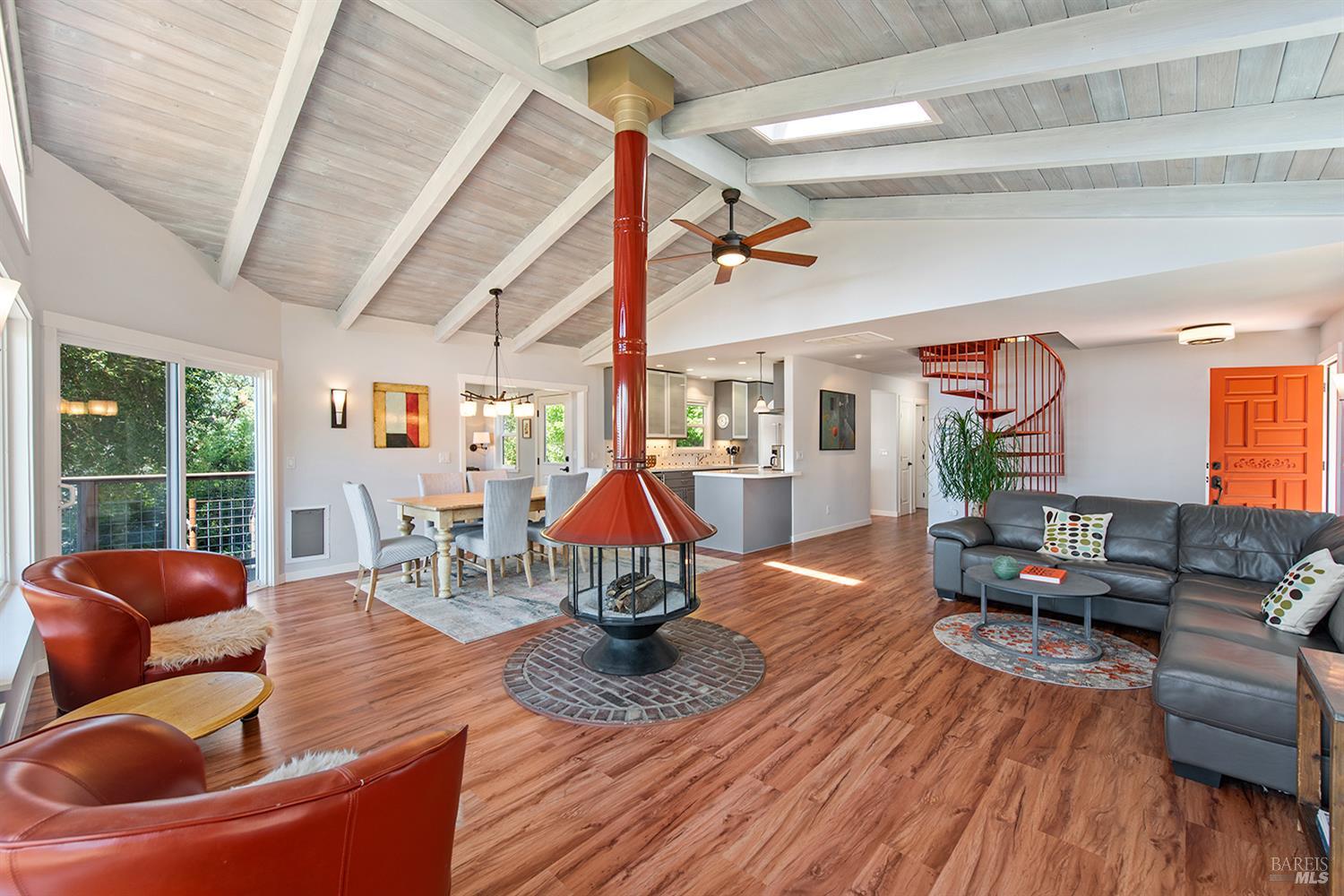 Detail Gallery Image 13 of 54 For 255 Vista View Dr, Cloverdale,  CA 95425 - 2 Beds | 2 Baths