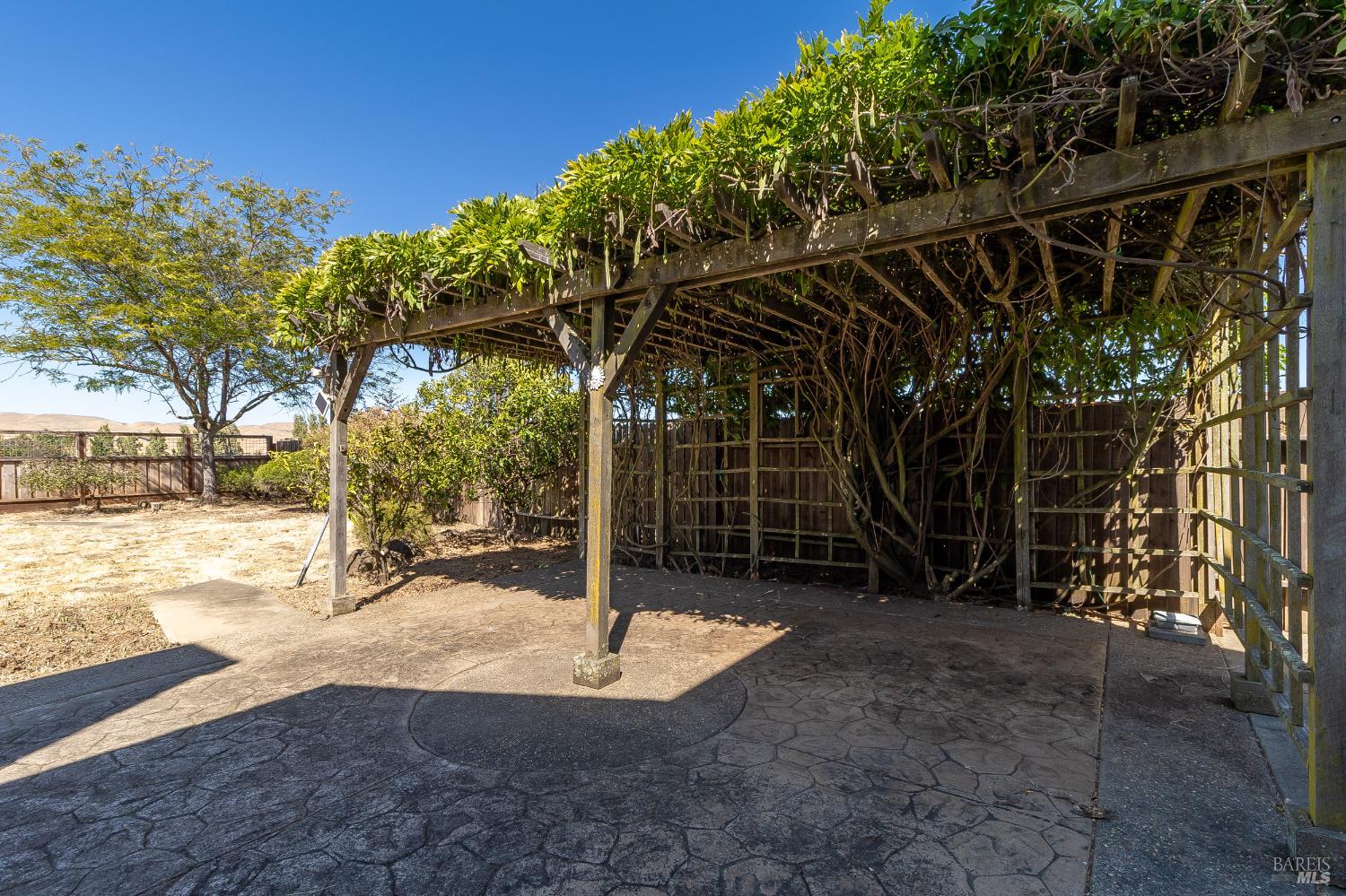 Detail Gallery Image 37 of 54 For 567 Primrose Ln, Benicia,  CA 94510 - 3 Beds | 2 Baths