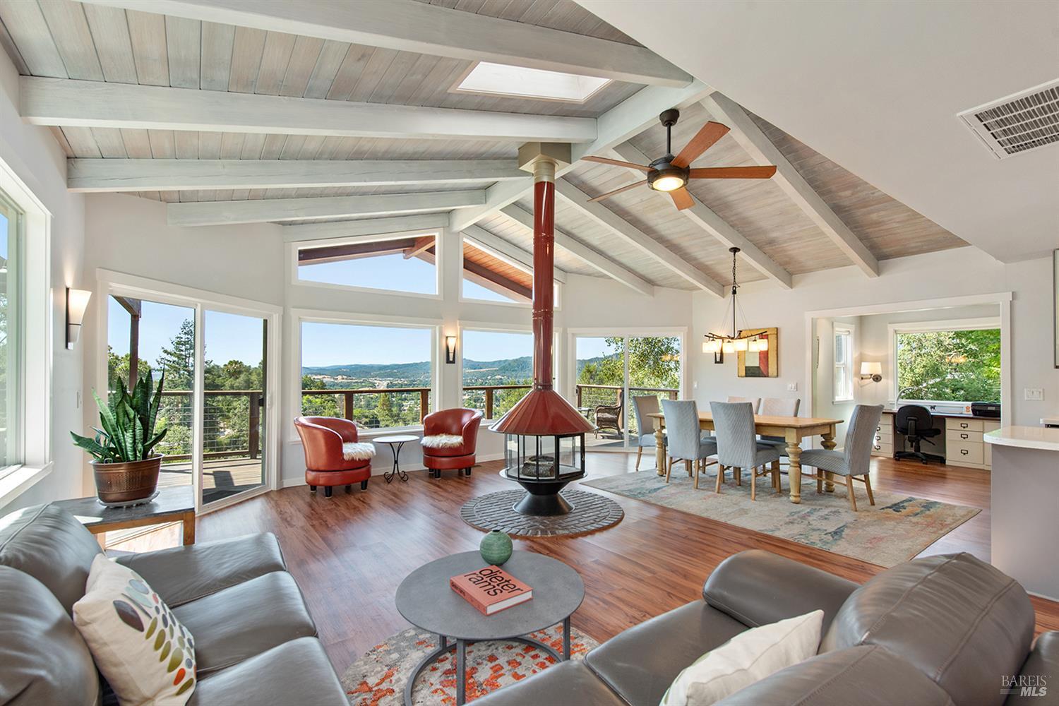 Detail Gallery Image 8 of 54 For 255 Vista View Dr, Cloverdale,  CA 95425 - 2 Beds | 2 Baths