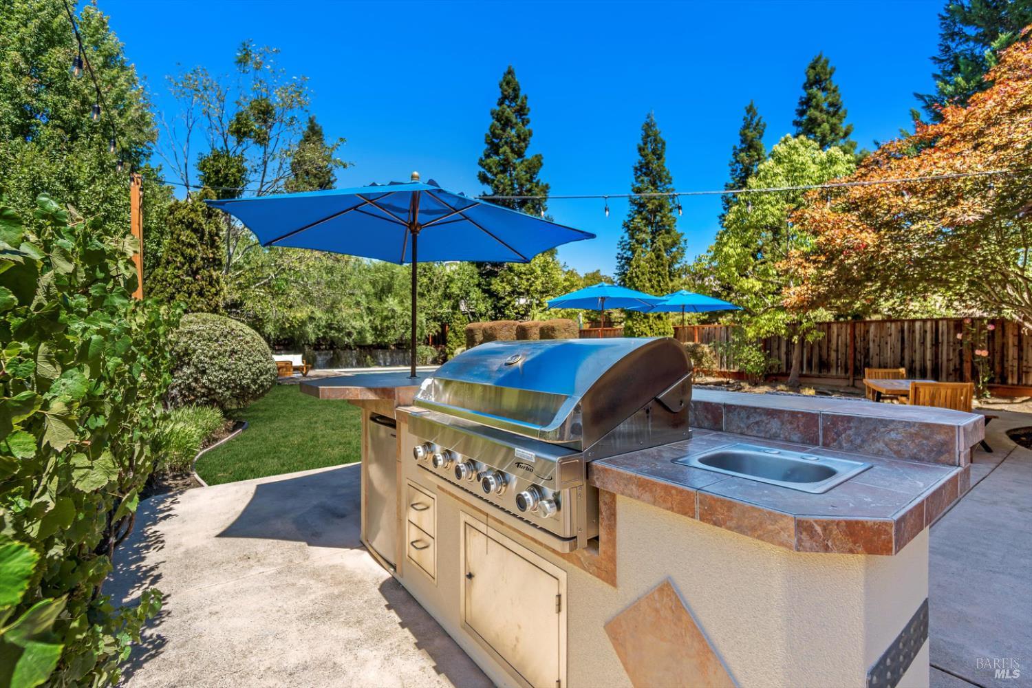 Detail Gallery Image 40 of 55 For 1451 Golf Course Dr, Windsor,  CA 95492 - 4 Beds | 2/1 Baths