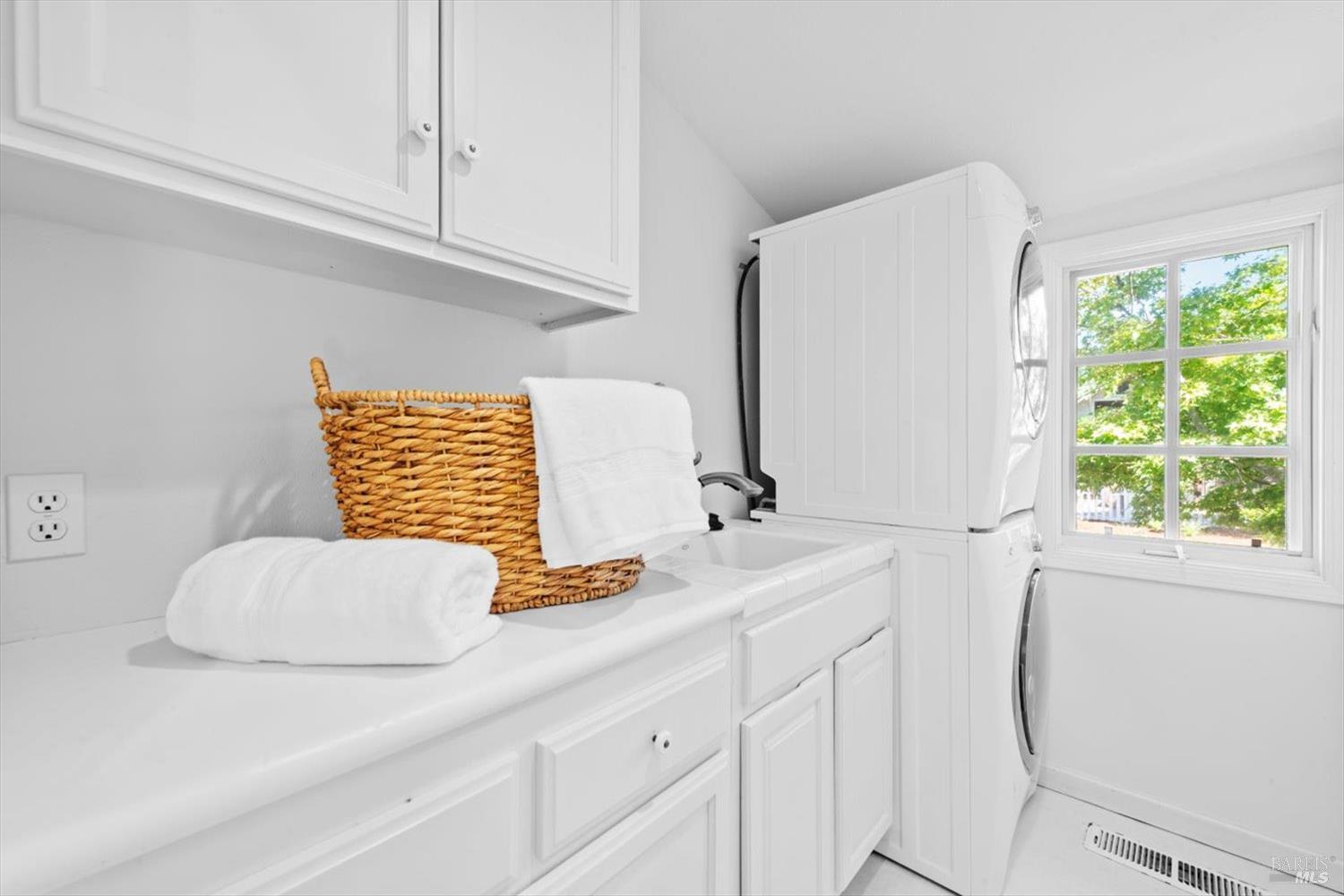 Detail Gallery Image 36 of 47 For 1881 Madrona Ave, Saint Helena,  CA 94574 - 2 Beds | 2/1 Baths