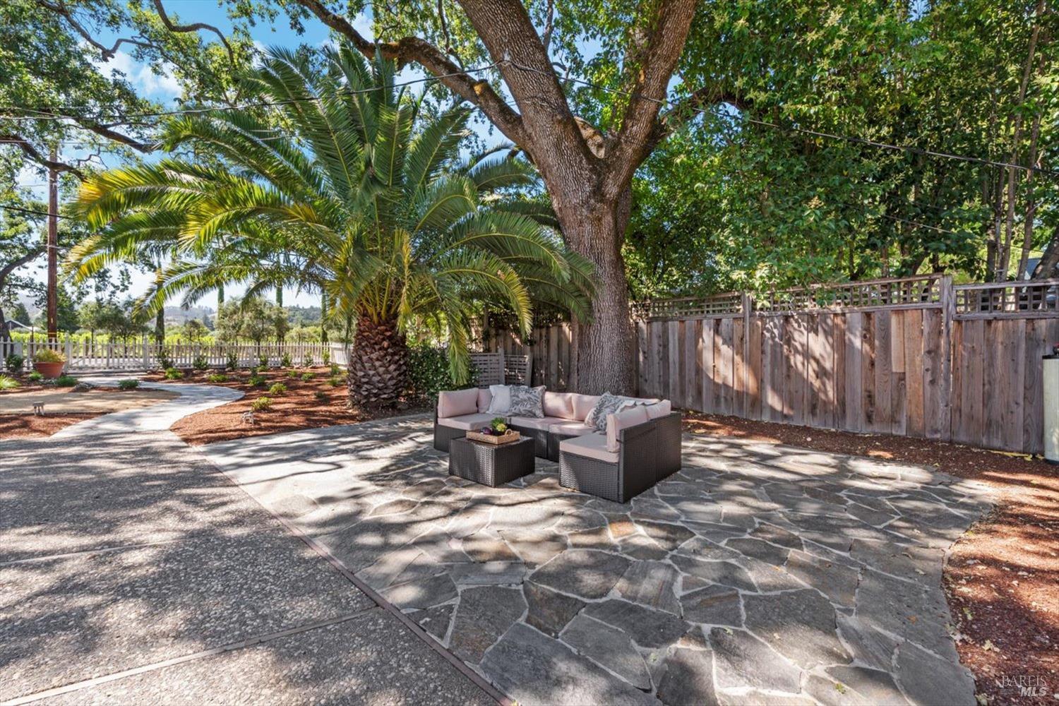 Detail Gallery Image 6 of 47 For 1881 Madrona Ave, Saint Helena,  CA 94574 - 2 Beds | 2/1 Baths
