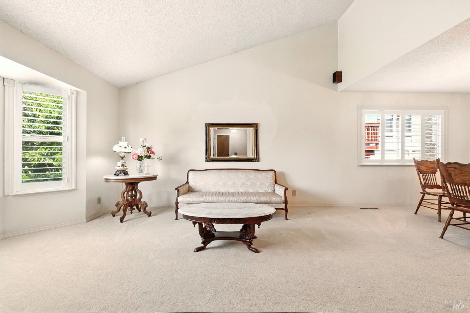 Detail Gallery Image 5 of 50 For 615 Montclair Dr, Santa Rosa,  CA 95409 - 3 Beds | 2 Baths
