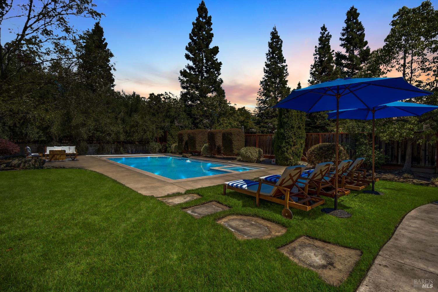 Detail Gallery Image 45 of 55 For 1451 Golf Course Dr, Windsor,  CA 95492 - 4 Beds | 2/1 Baths