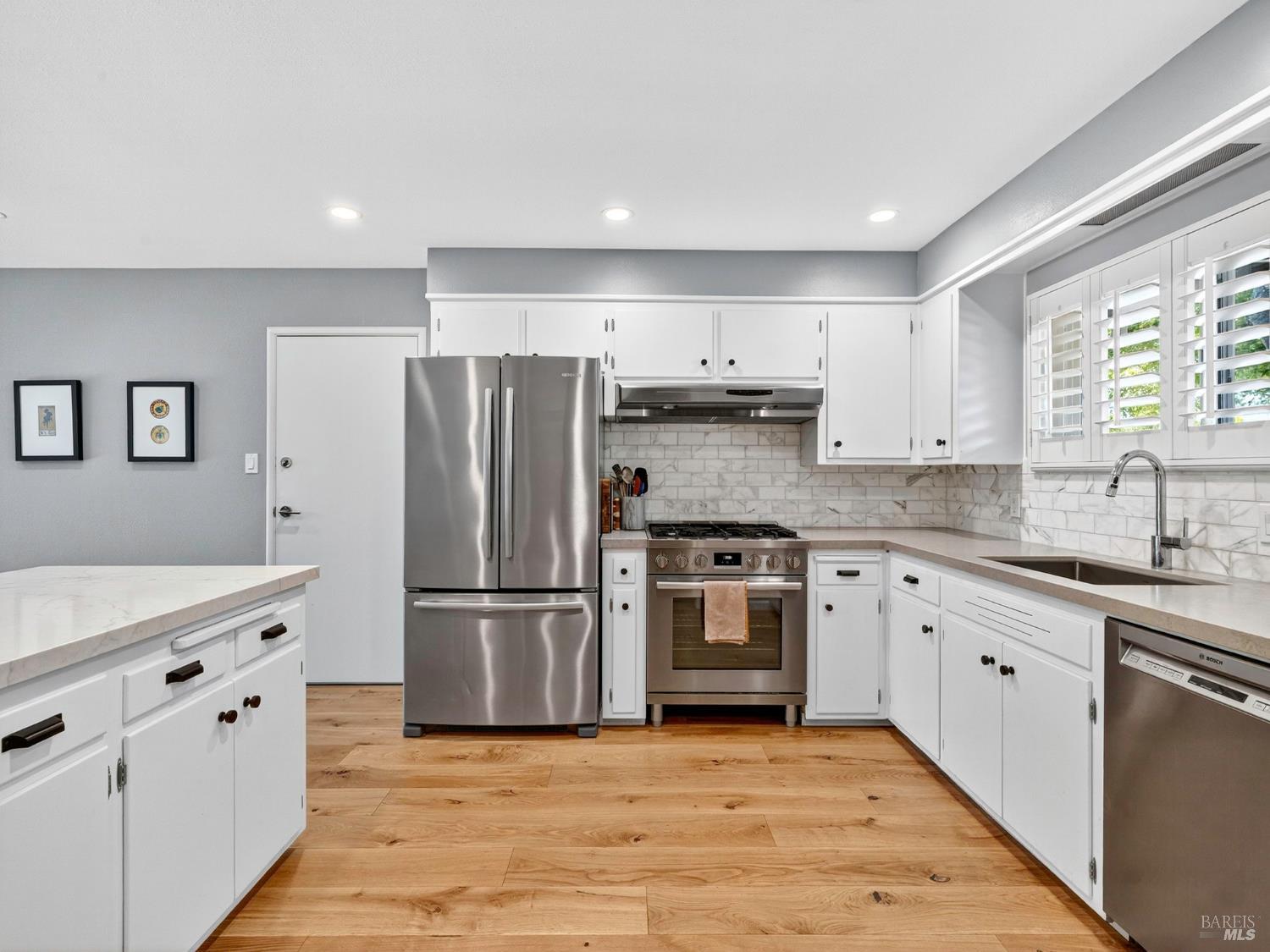 Detail Gallery Image 4 of 50 For 1215 Moss Rock Ct, Santa Rosa,  CA 95404 - 3 Beds | 2 Baths