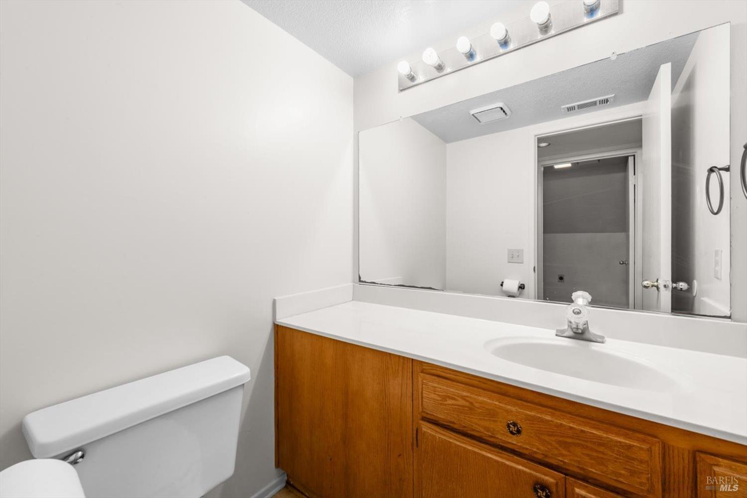 Detail Gallery Image 24 of 49 For 243 Colby Dr, Vacaville,  CA 95687 - 3 Beds | 2/1 Baths
