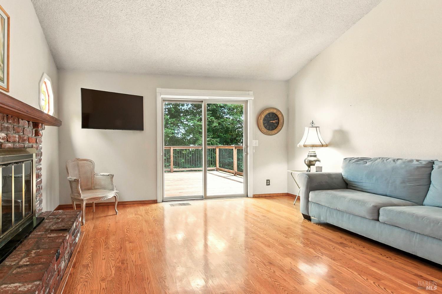 Detail Gallery Image 16 of 50 For 615 Montclair Dr, Santa Rosa,  CA 95409 - 3 Beds | 2 Baths