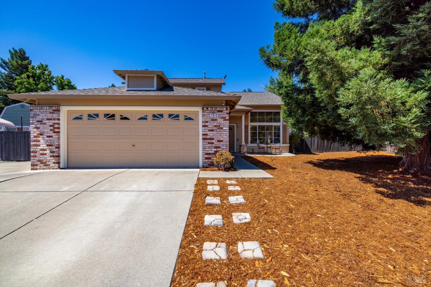 Detail Gallery Image 5 of 78 For 1013 Flint Ct, Vacaville,  CA 95687 - 4 Beds | 3 Baths