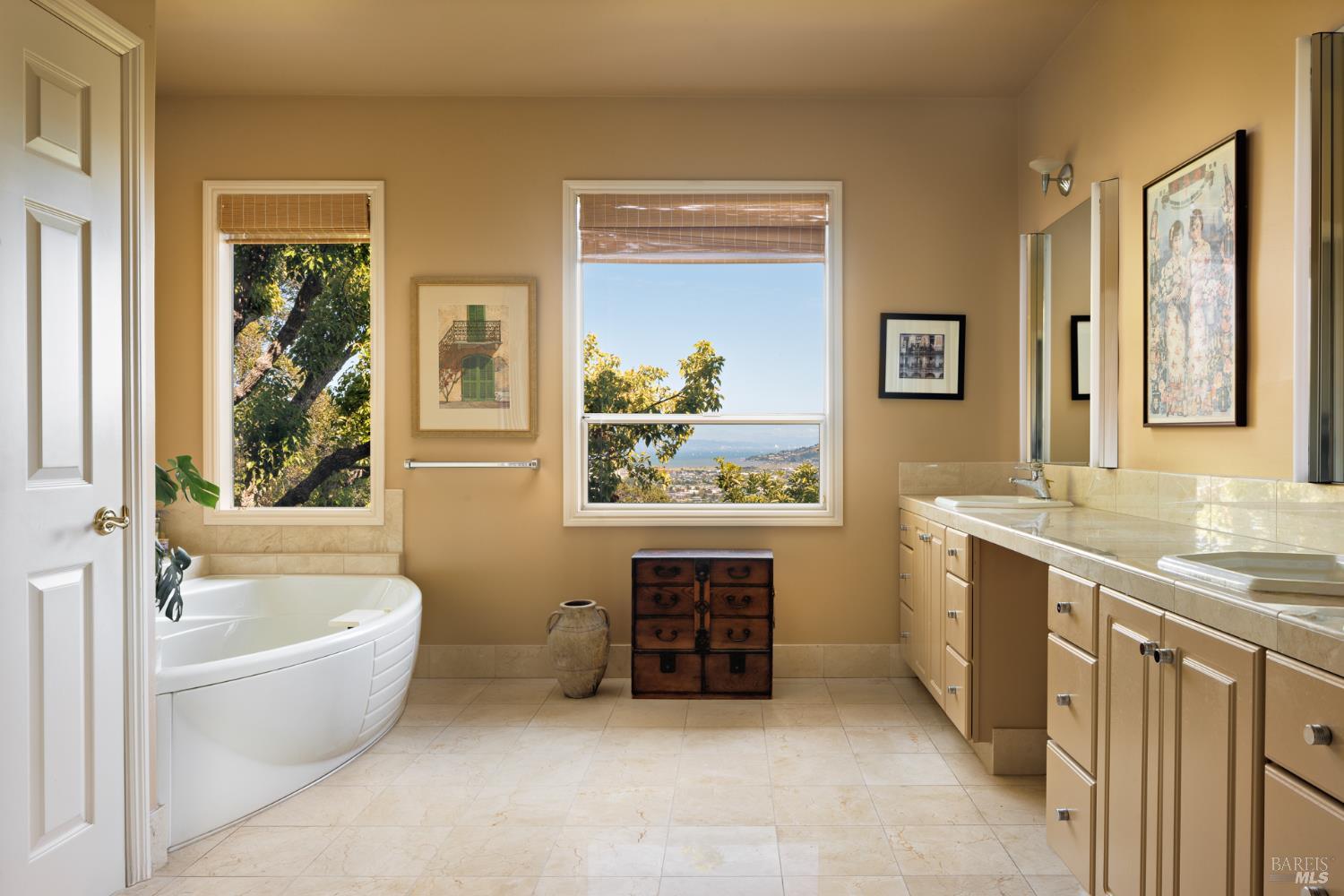 Detail Gallery Image 12 of 19 For 38 Spring Rd, Kentfield,  CA 94904 - 4 Beds | 4 Baths