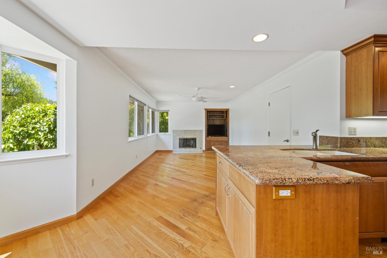 Detail Gallery Image 20 of 48 For 8819 Hood Mountain Way, Santa Rosa,  CA 95409 - 3 Beds | 2 Baths