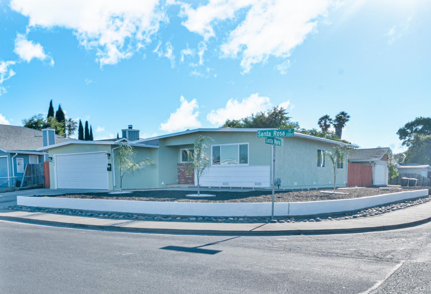 Detail Gallery Image 2 of 26 For 2302 Santa Rosa Dr, Fairfield,  CA 94533 - 3 Beds | 2 Baths