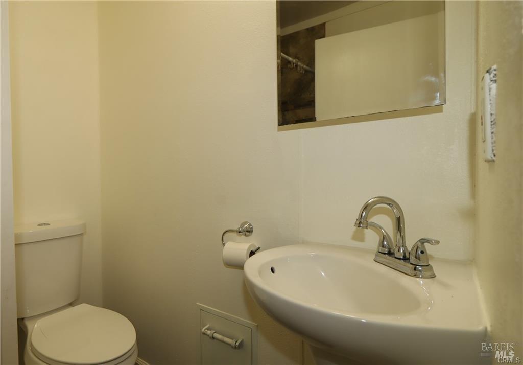 Detail Gallery Image 7 of 28 For 3325 12th St, Clearlake,  CA 95422 - 3 Beds | 2 Baths