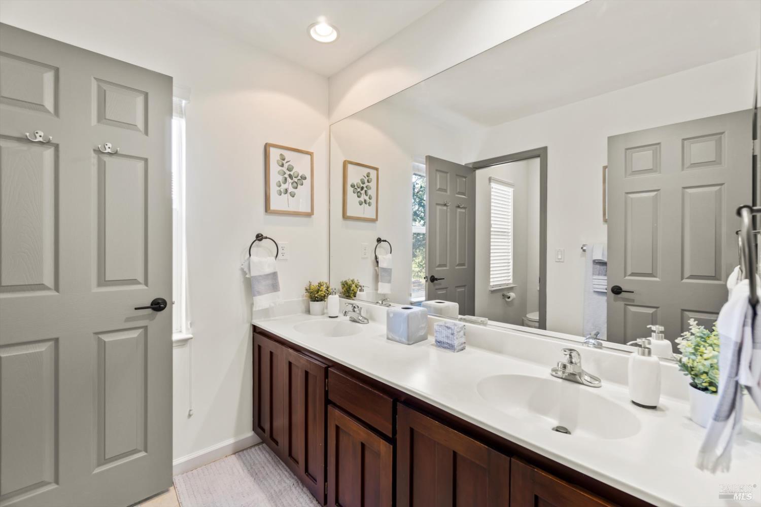 Detail Gallery Image 24 of 55 For 1451 Golf Course Dr, Windsor,  CA 95492 - 4 Beds | 2/1 Baths