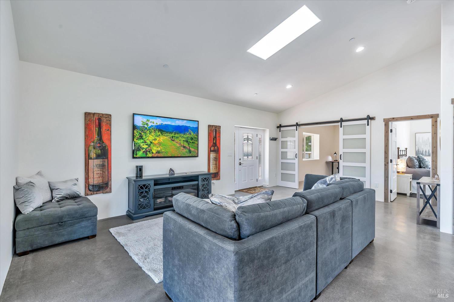 Detail Gallery Image 10 of 30 For 390 Treehaven Ln, Kenwood,  CA 95452 - 2 Beds | 2 Baths