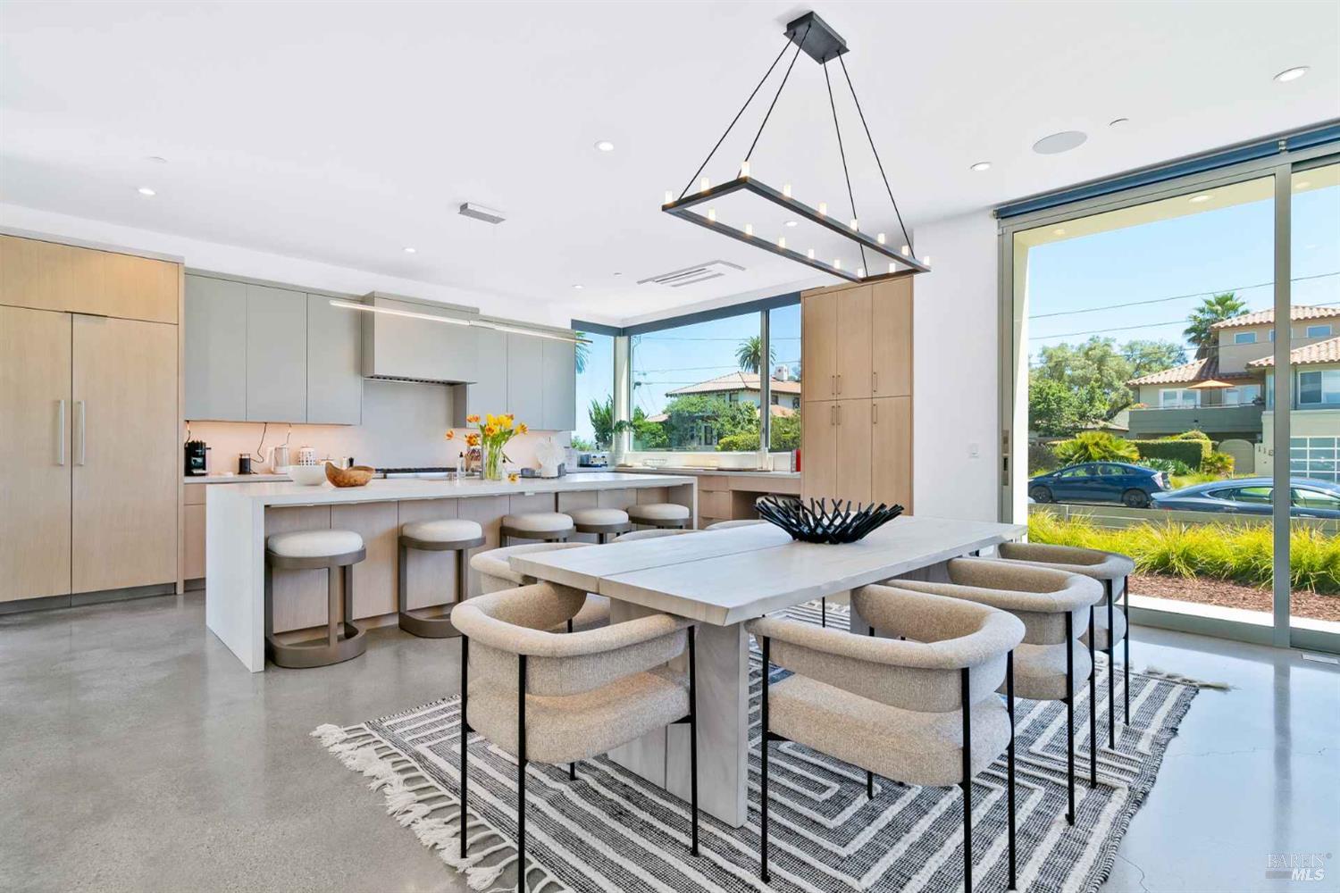 Detail Gallery Image 4 of 35 For 120 Gharkey St, Santa Cruz,  CA 95060 - 5 Beds | 5 Baths