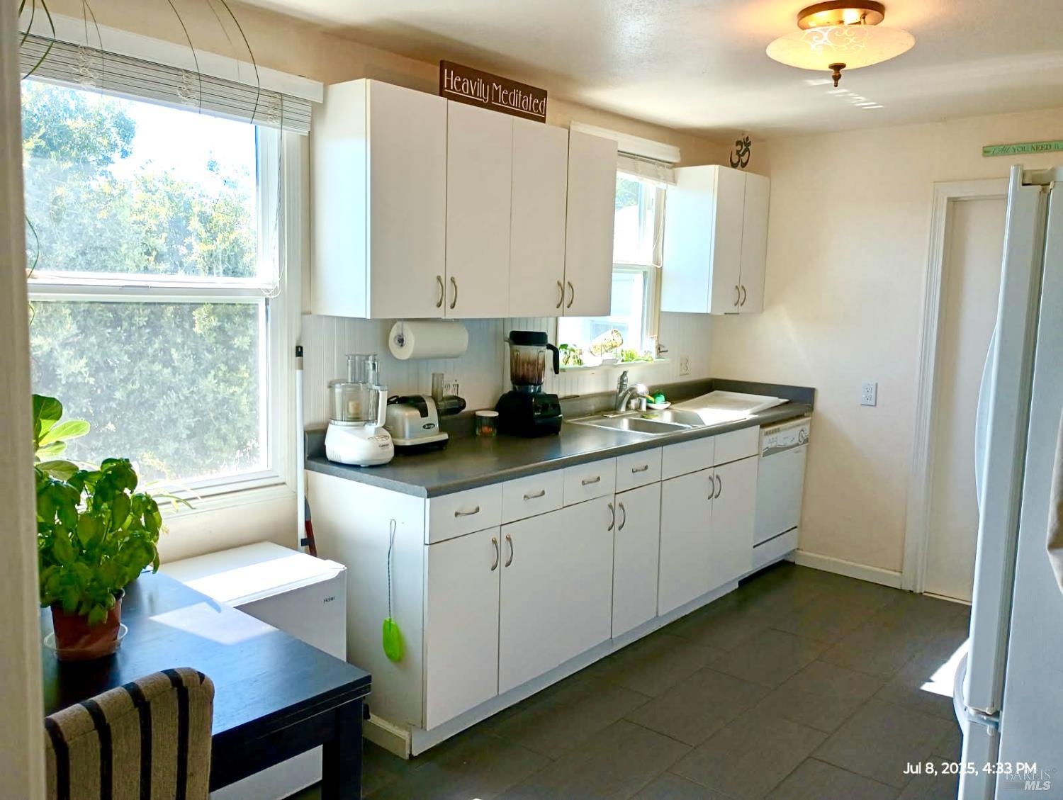 Detail Gallery Image 10 of 31 For 40 La Cruz Ave, Benicia,  CA 94510 - 3 Beds | 2 Baths