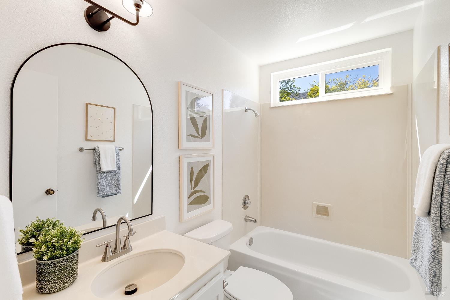 Detail Gallery Image 26 of 54 For 567 Primrose Ln, Benicia,  CA 94510 - 3 Beds | 2 Baths