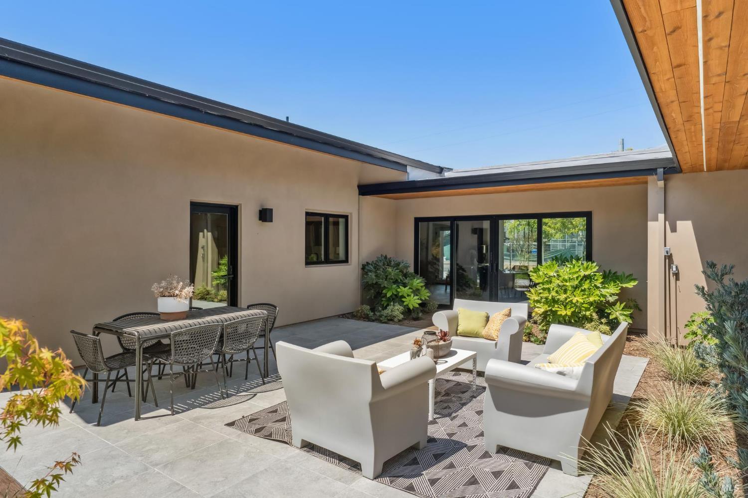 Detail Gallery Image 24 of 49 For 216 1st St, Sonoma,  CA 95476 - 3 Beds | 2/1 Baths