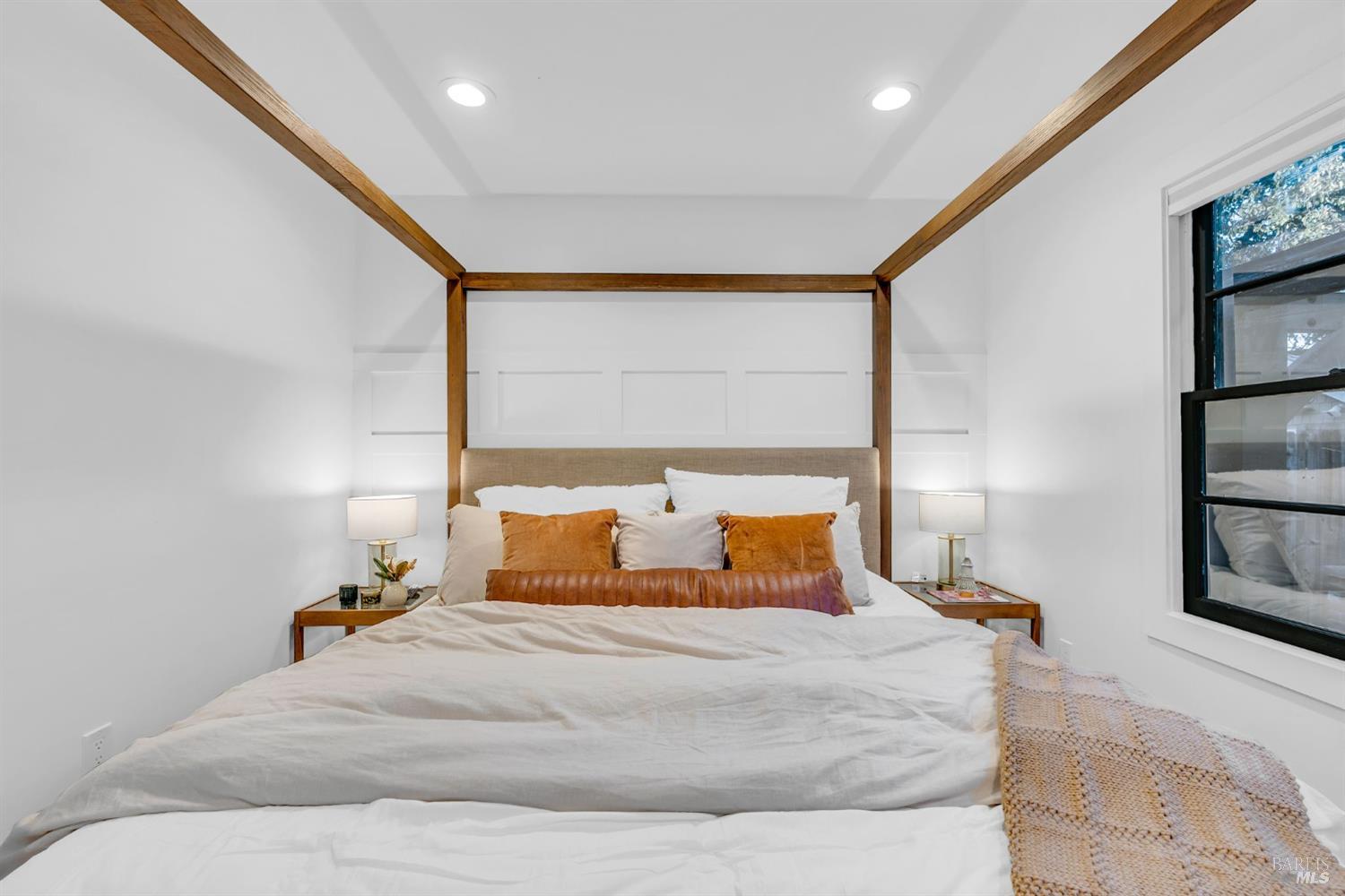 Detail Gallery Image 15 of 25 For 1594 Laurel St, Napa,  CA 94559 - 2 Beds | 2 Baths