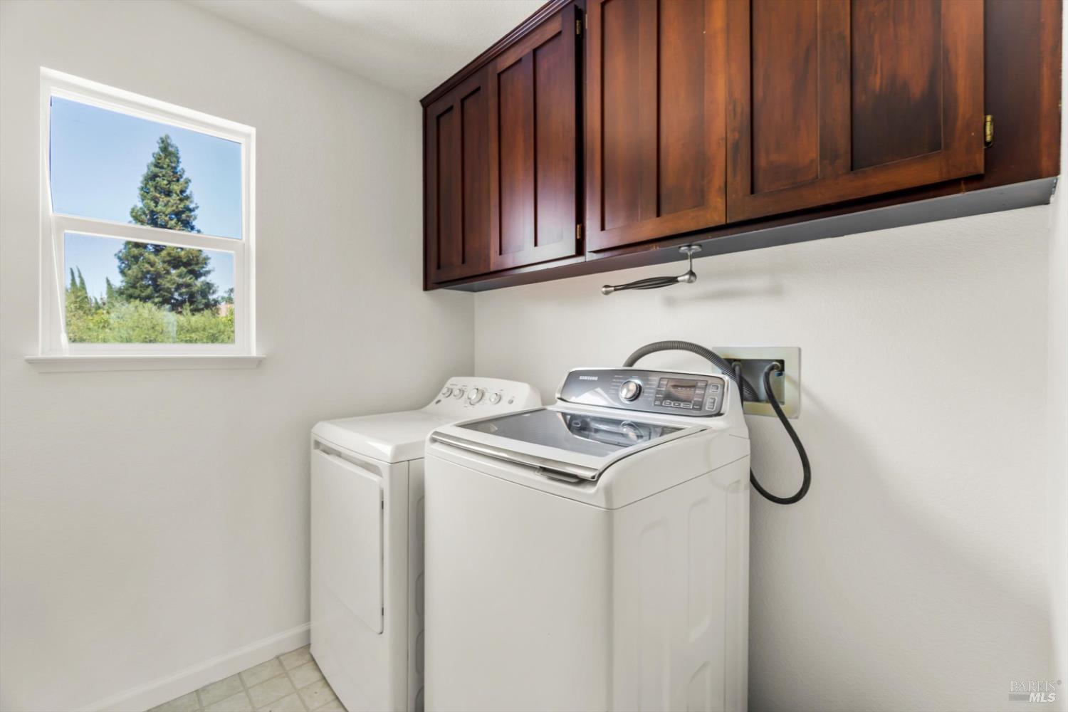 Detail Gallery Image 28 of 55 For 1451 Golf Course Dr, Windsor,  CA 95492 - 4 Beds | 2/1 Baths